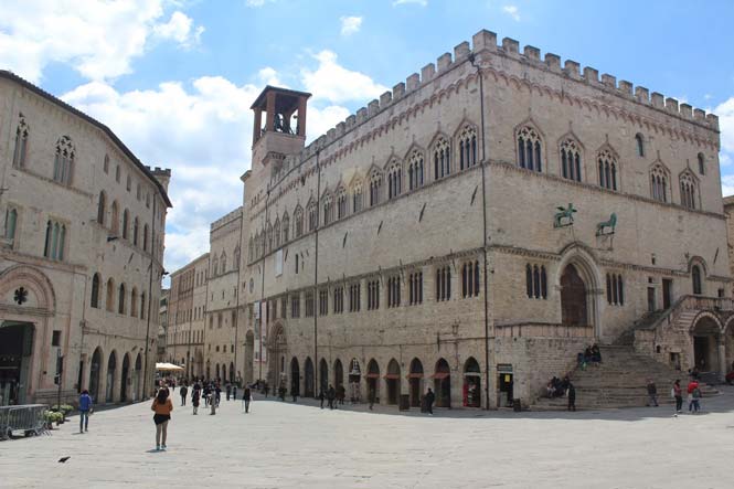 Por los caminos de Dante: una crónica italiana