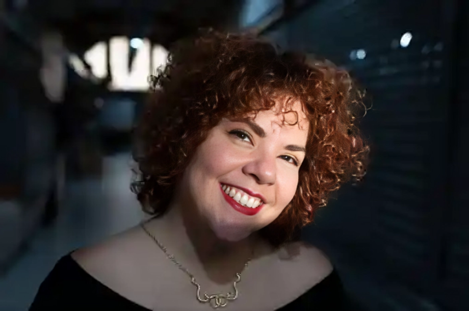 Llegar a la verdad escribiendo ficción. Entrevista a María Fernanda Ampuero