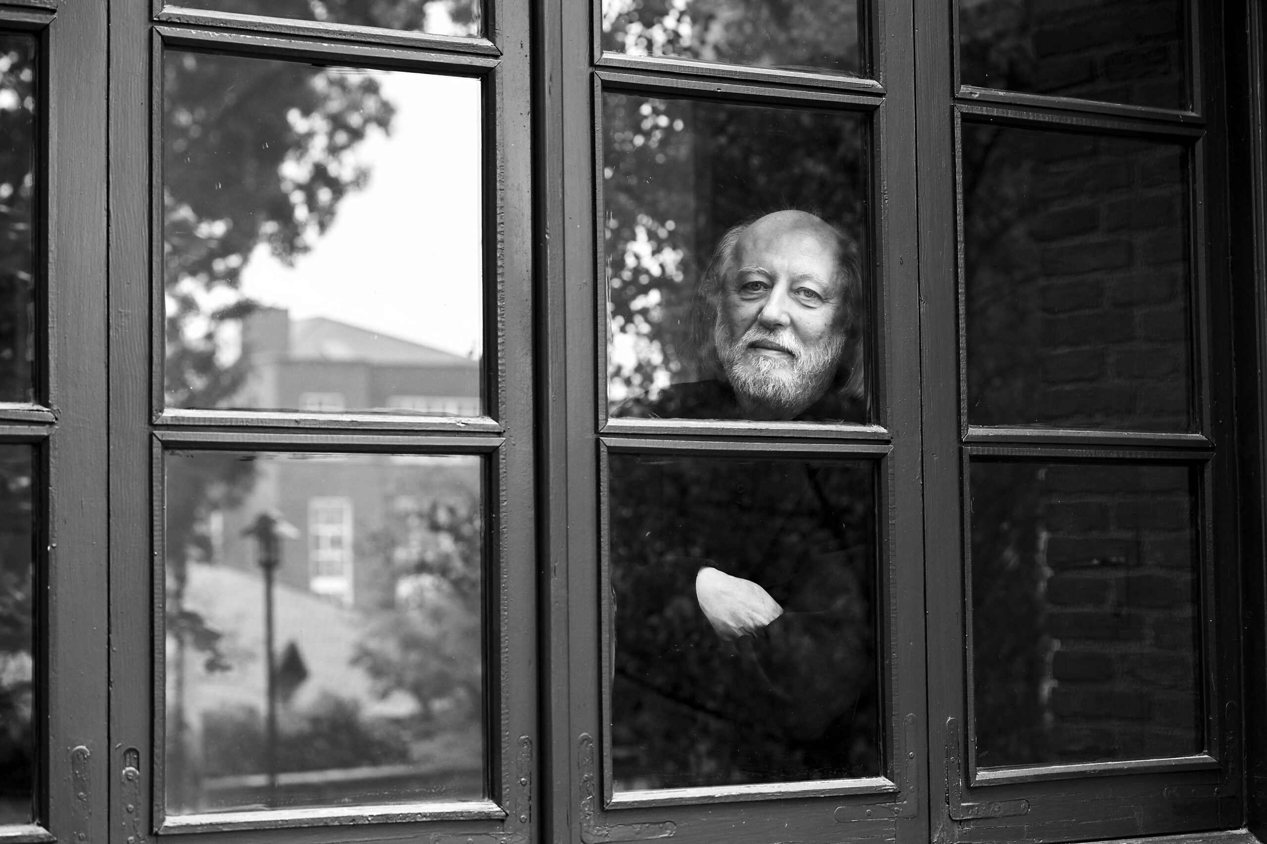 Dos invitaciones a László Krasznahorkai: Premio Nobel 2025